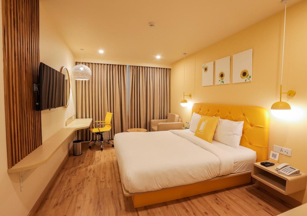 Bloom Hotel - Jalandhar Bagian luar foto